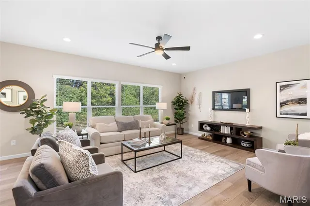 $485,900 | 2 Ashford At Louiselle Park, Maryland Heights, MO 63043