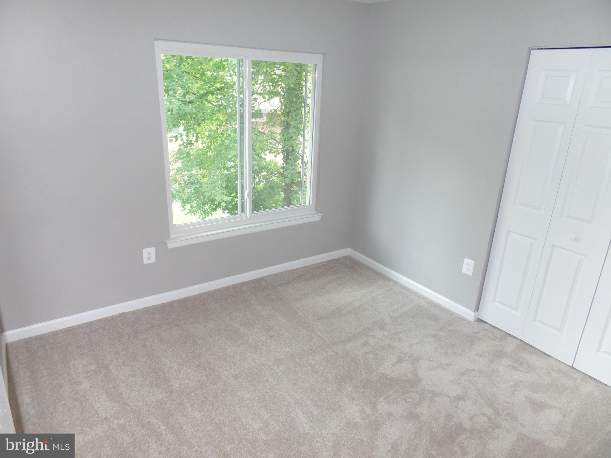 18940 Glendower Road Gaithersburg, MD 20879 - Photo 16 of 30 an empty room with a window