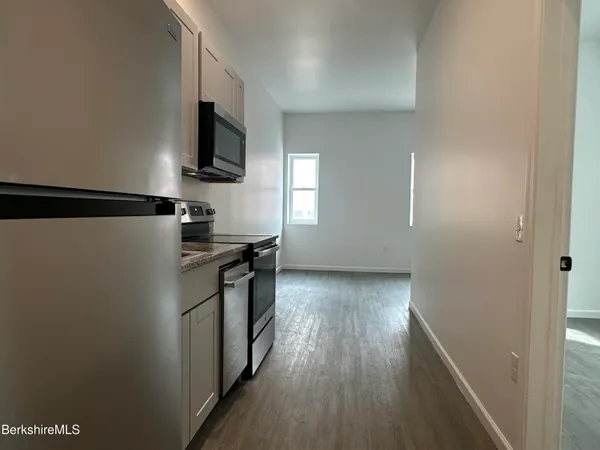 $1,350 | 235 East Street, Unit 210, Pittsfield, MA 01201