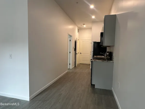 $1,350 | 235 East Street, Unit 210, Pittsfield, MA 01201