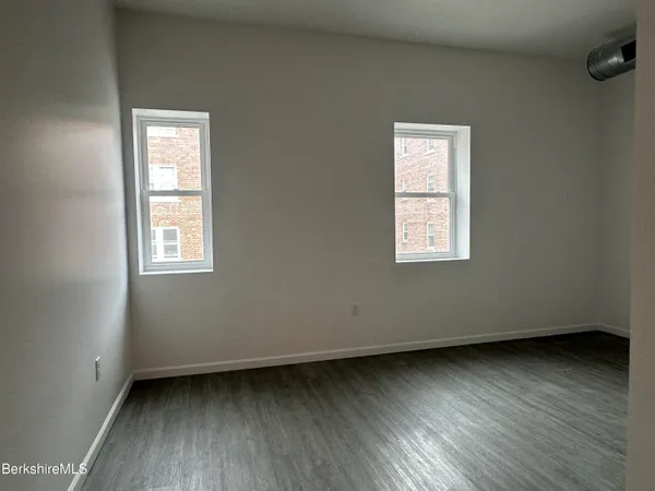 $1,350 | 235 East Street, Unit 210, Pittsfield, MA 01201
