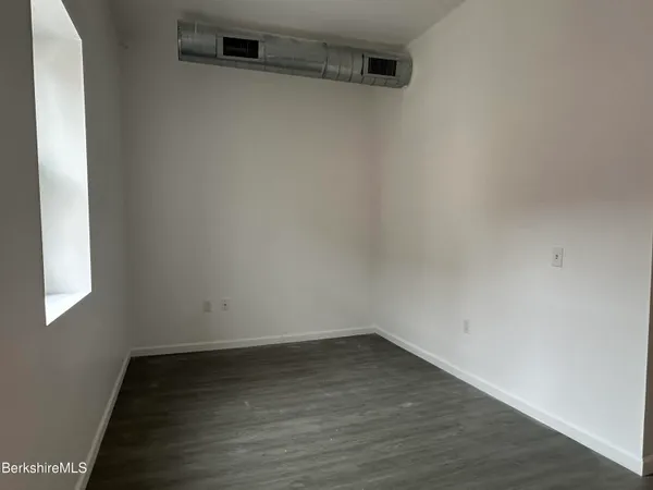 $1,350 | 235 East Street, Unit 210, Pittsfield, MA 01201