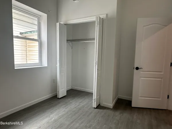 $1,350 | 235 East Street, Unit 210, Pittsfield, MA 01201