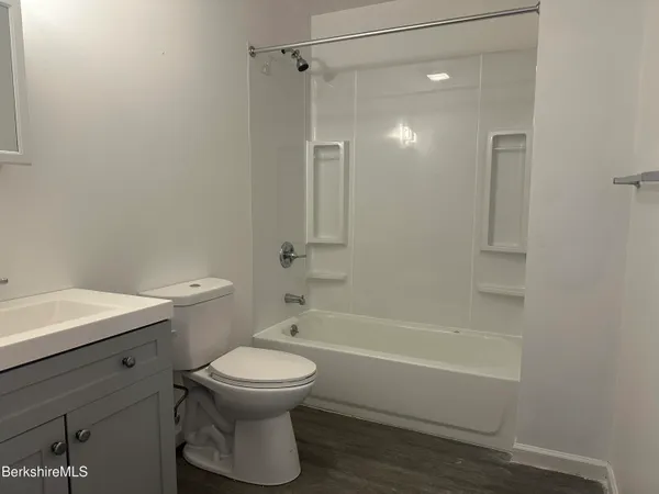 $1,350 | 235 East Street, Unit 210, Pittsfield, MA 01201