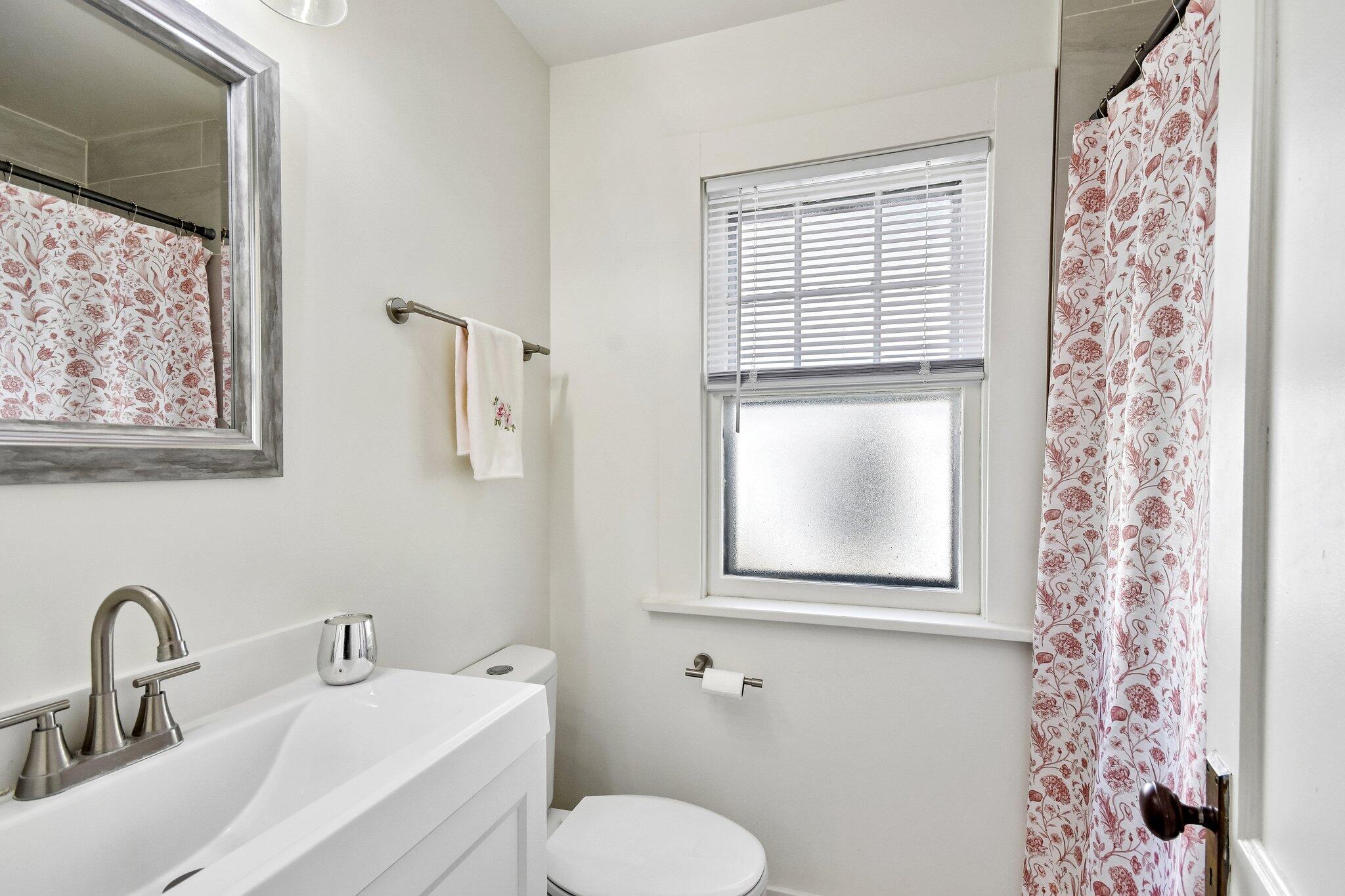 838 174th Street Hammond, IN 46324 - Photo 12 of 19 2048x1365