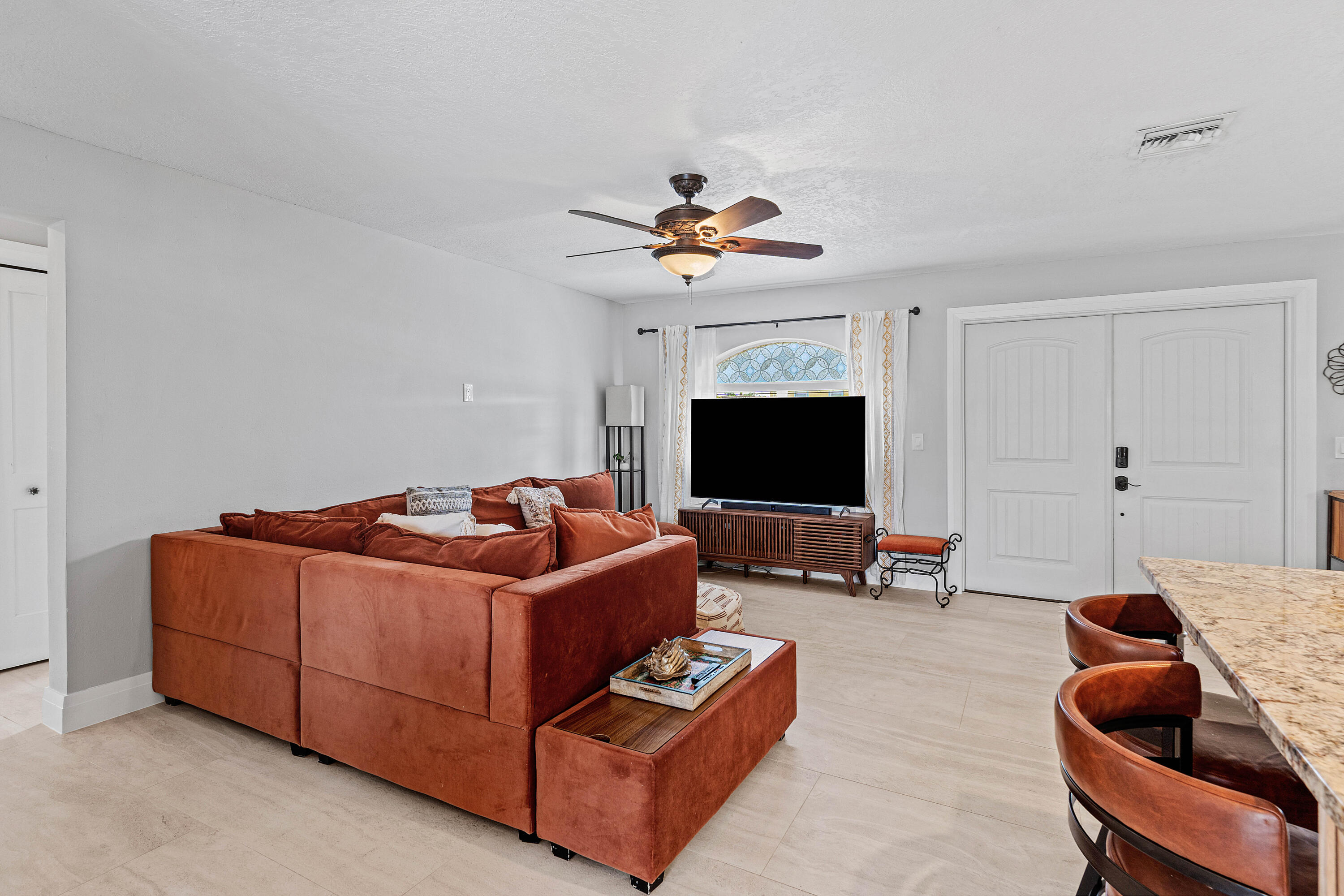 968 Laurel Road North Palm Beach, FL 33408 - Photo 29 of 53 Living Area