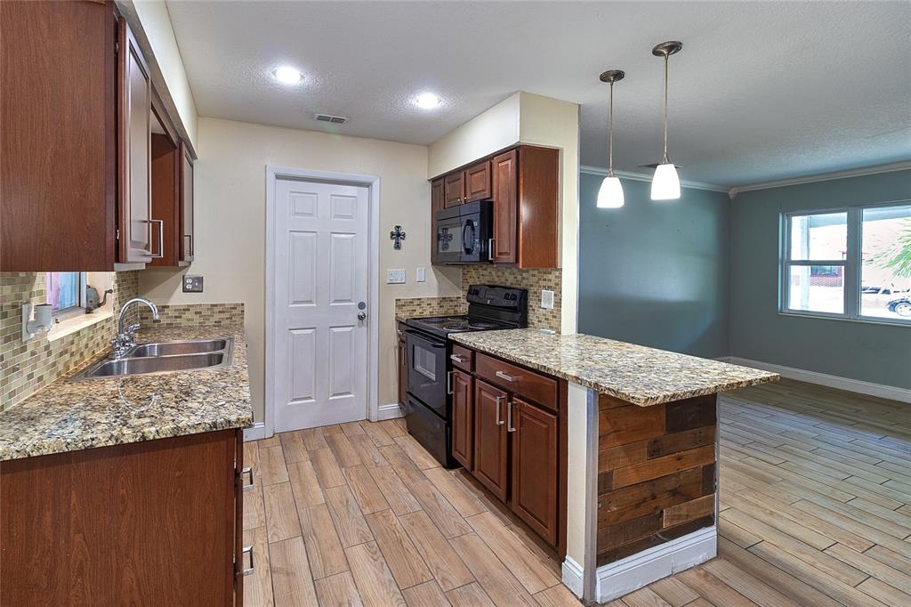 831 Lakeside Drive Largo, FL 33778 - Photo 14 of 43