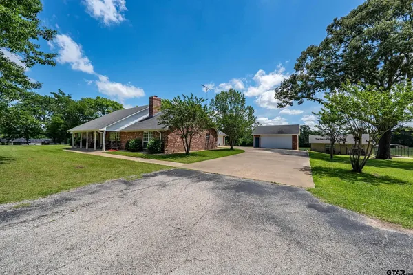 $724,000 | 13094 Farm To Market Road 2010, Chandler, TX 75758