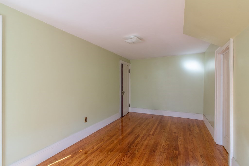 4 Devon Avenue Beverly, MA 01915 - Photo 11 of 20