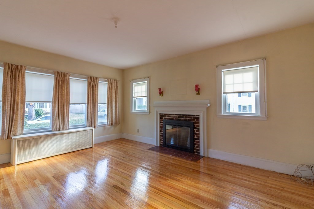 4 Devon Avenue Beverly, MA 01915 - Photo 3 of 20