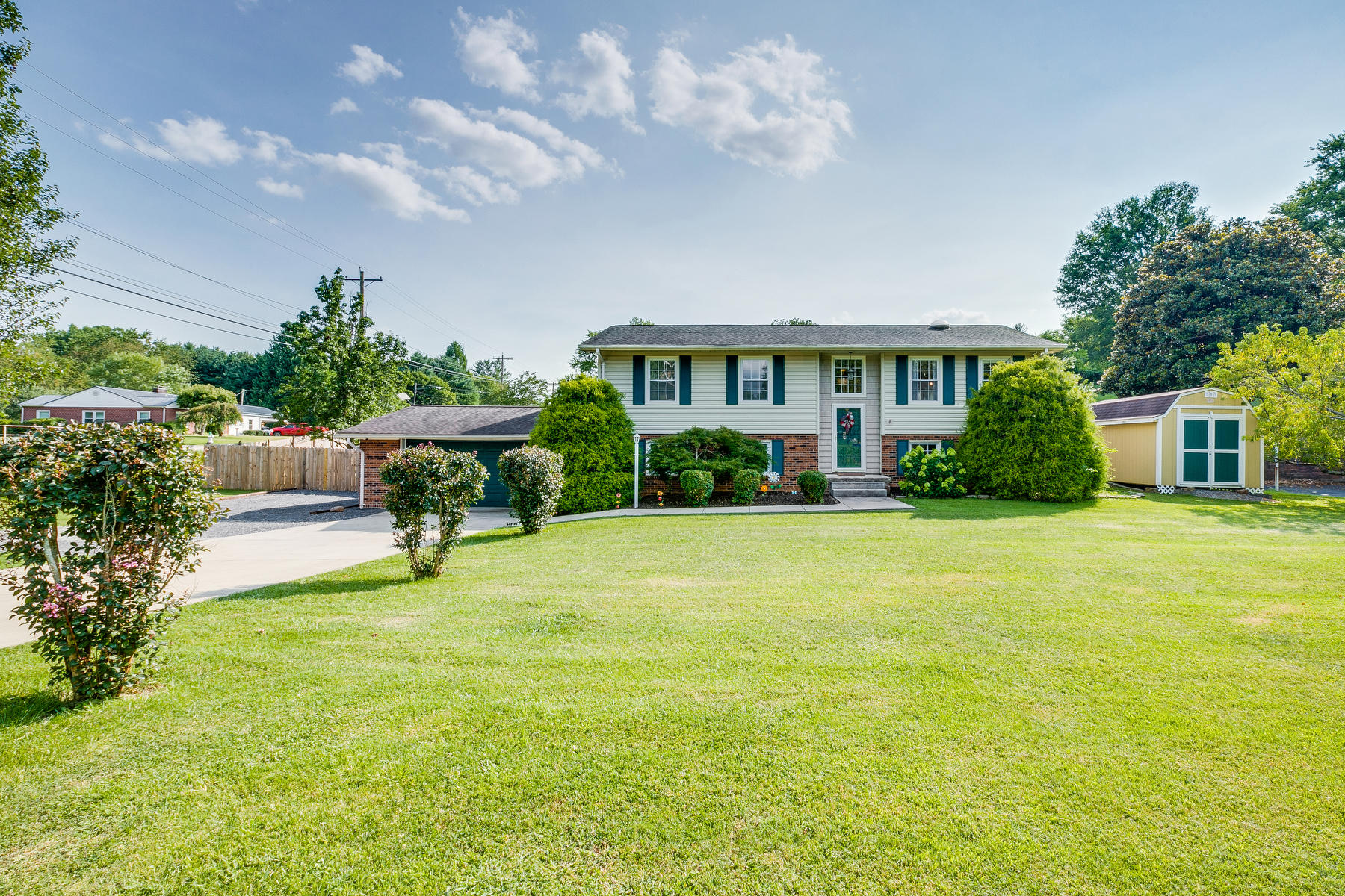 203 Cedar Branch Road Kingsport, TN 37664 - Photo 1 of 45 001