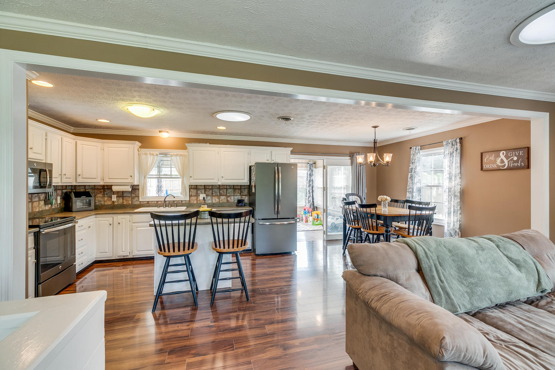 203 Cedar Branch Road Kingsport, TN 37664 - Photo 11 of 45 011