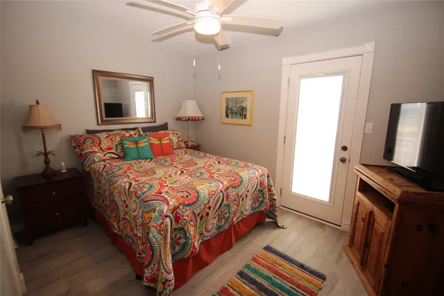 a en suite bathroom with a sink and mirror