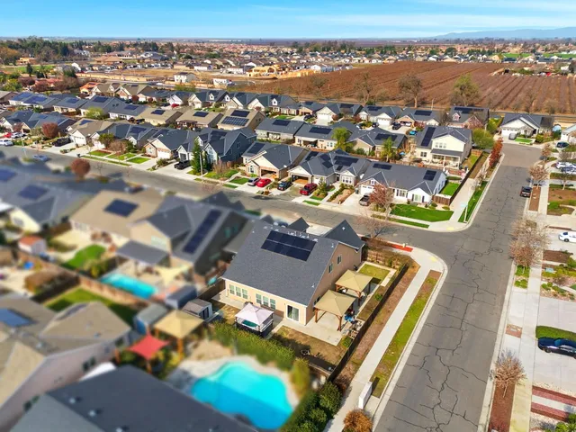 $535,999 | 3725 West Clinton Avenue, Visalia, CA 93291