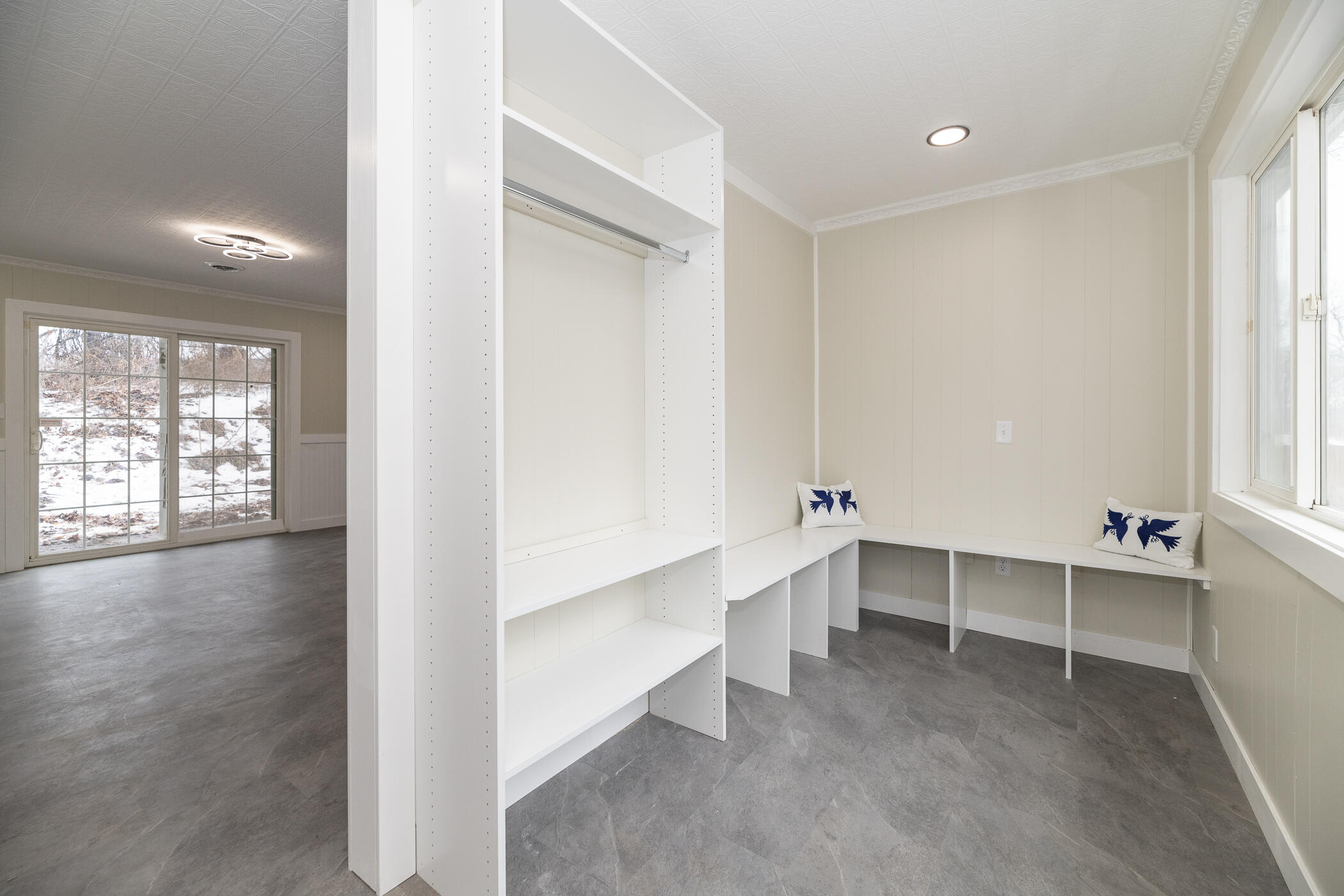 6507 Poorman Road Battle Creek, MI 49017 - Photo 3 of 35 Entrance/Mud Room