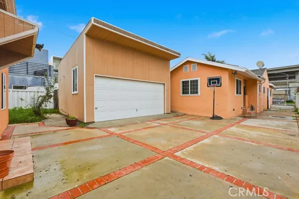 $1,099,999 | 5448 West 116th Street, Inglewood, CA 90304