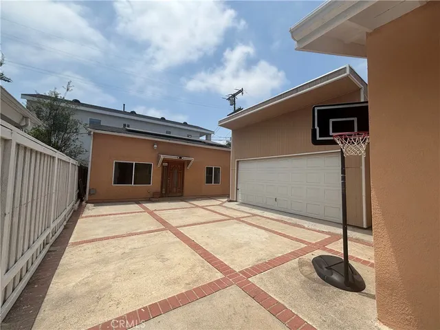 $1,099,999 | 5448 West 116th Street, Inglewood, CA 90304