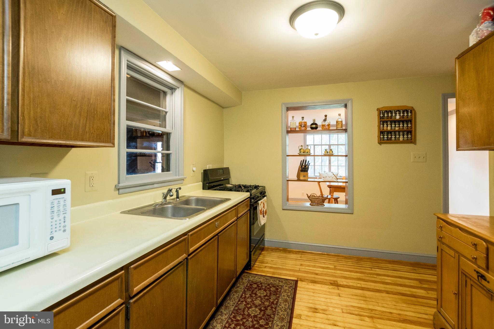 52 York Road York, PA 17407 - Photo 2 of 26 Kitchen
