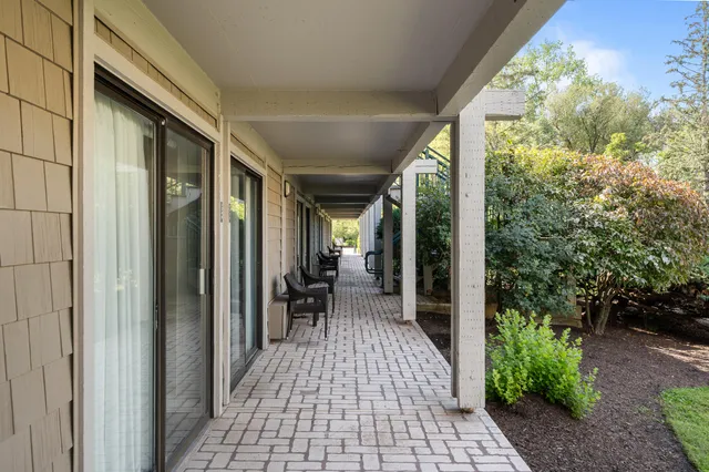 $129,000 | 269 Fontana Boulevard, Unit 1707, Fontana, WI 53125