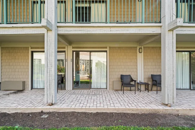 $129,000 | 269 Fontana Boulevard, Unit 1707, Fontana, WI 53125