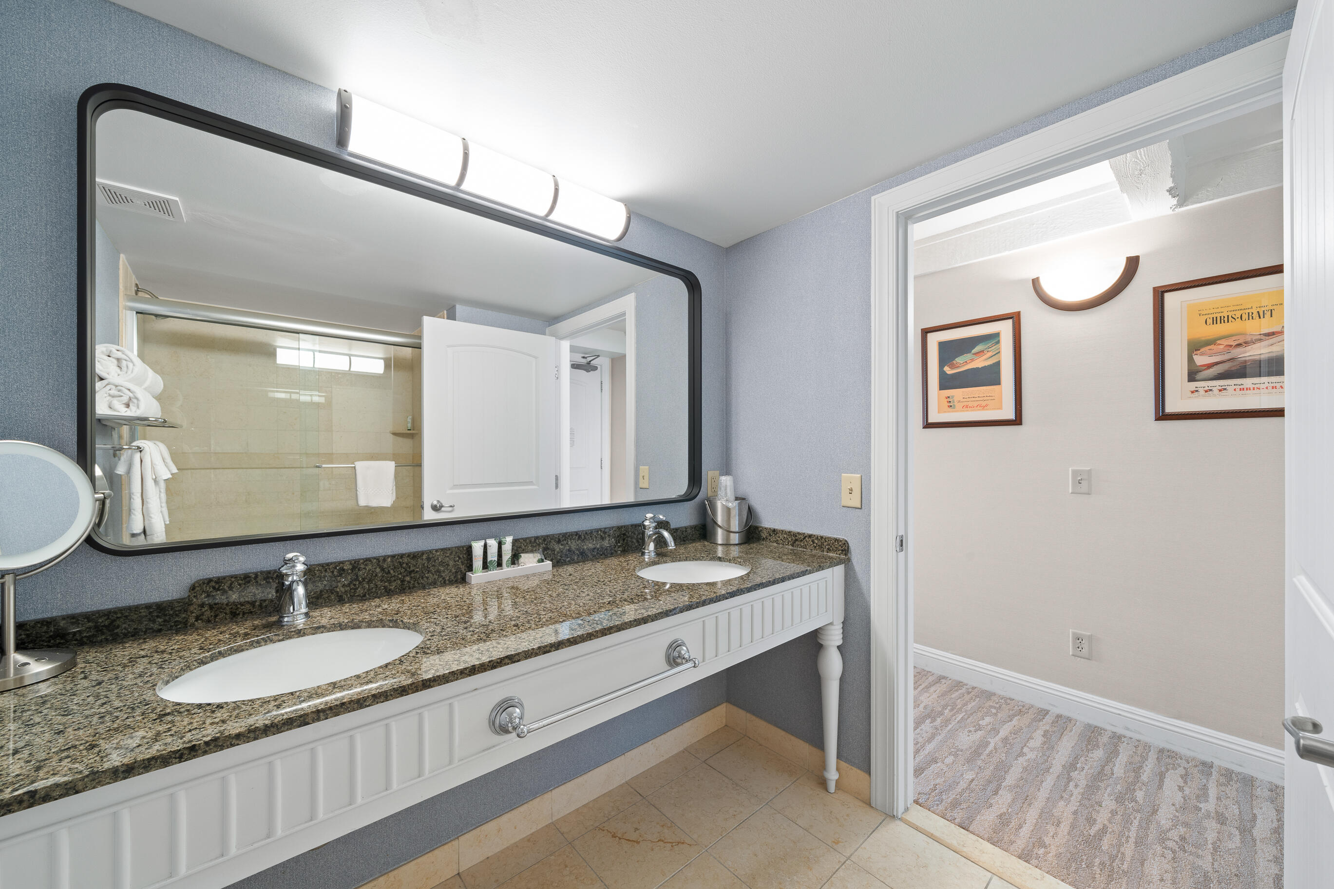 269 Fontana Boulevard, Unit 1707 Fontana, WI 53125 - Photo 17 of 41 Bathroom