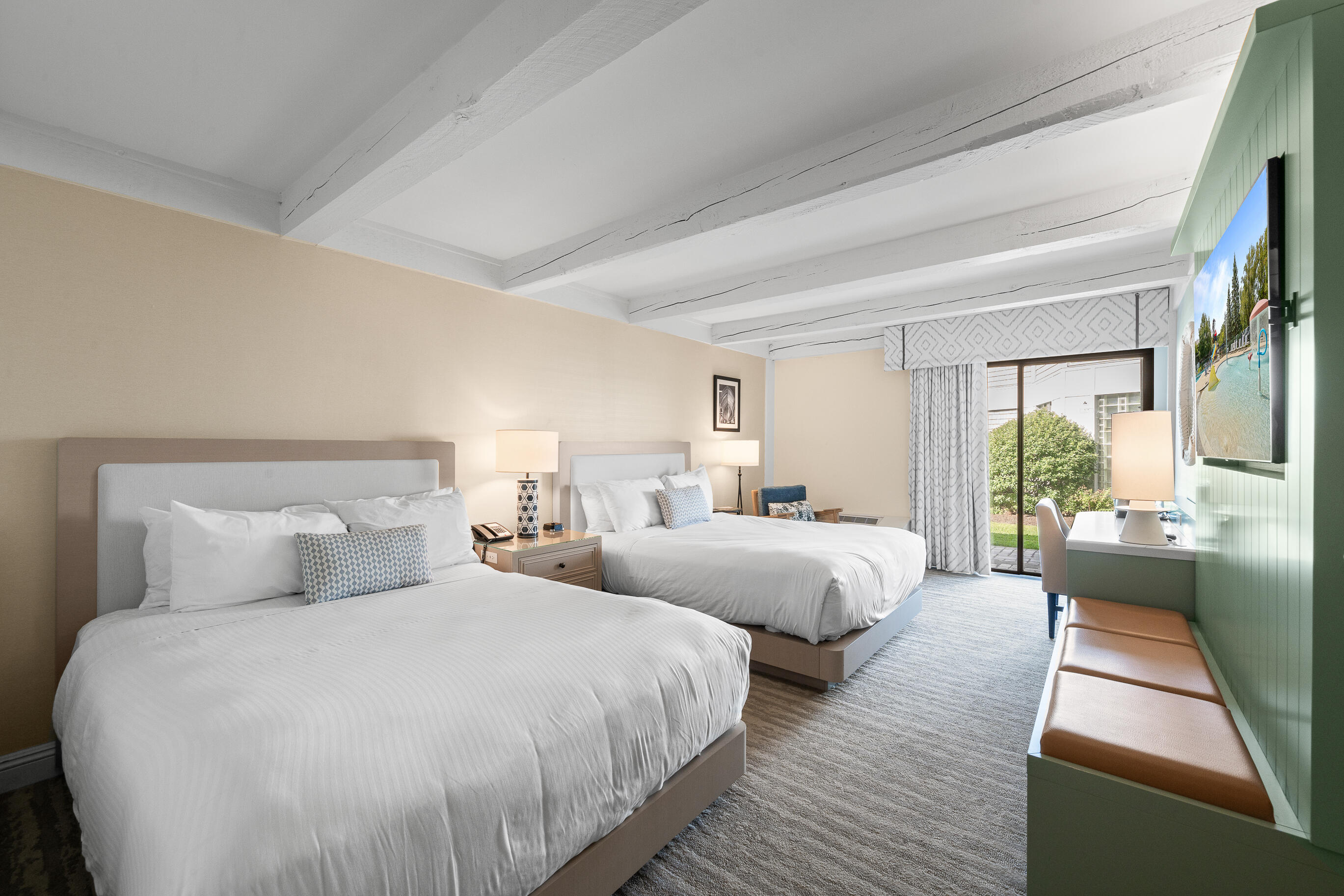 269 Fontana Boulevard, Unit 1707 Fontana, WI 53125 - Photo 2 of 41 269 Fontana Blvd, 1707-4