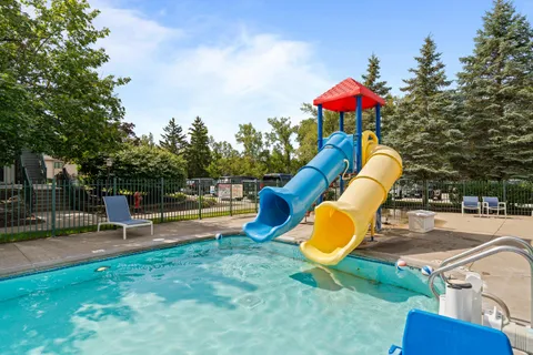 $129,000 | 269 Fontana Boulevard, Unit 1707, Fontana, WI 53125