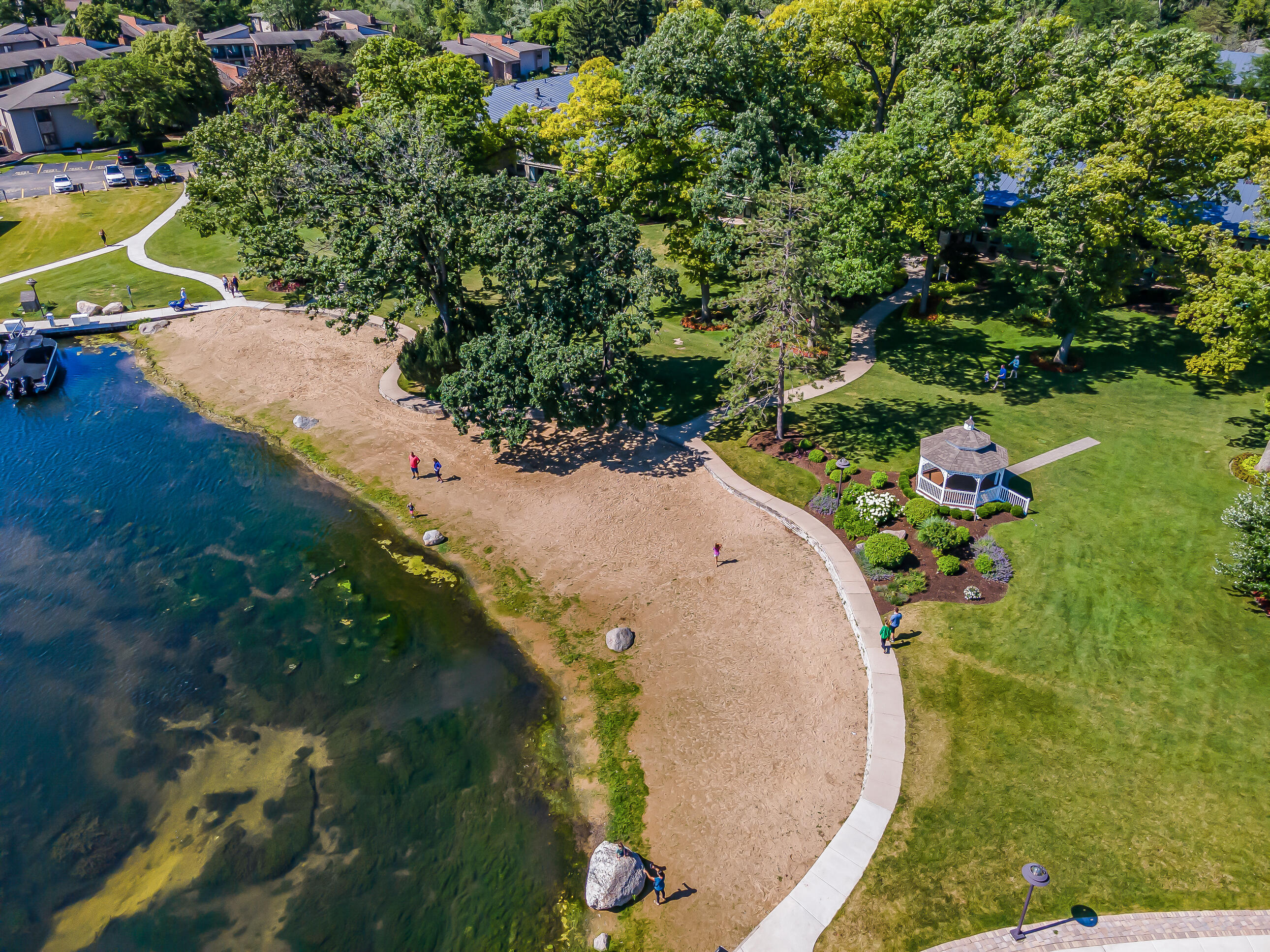 269 Fontana Boulevard, Unit 1707 Fontana, WI 53125 - Photo 25 of 41 Abbey Resort