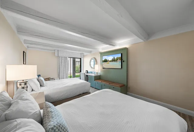 $129,000 | 269 Fontana Boulevard, Unit 1707, Fontana, WI 53125