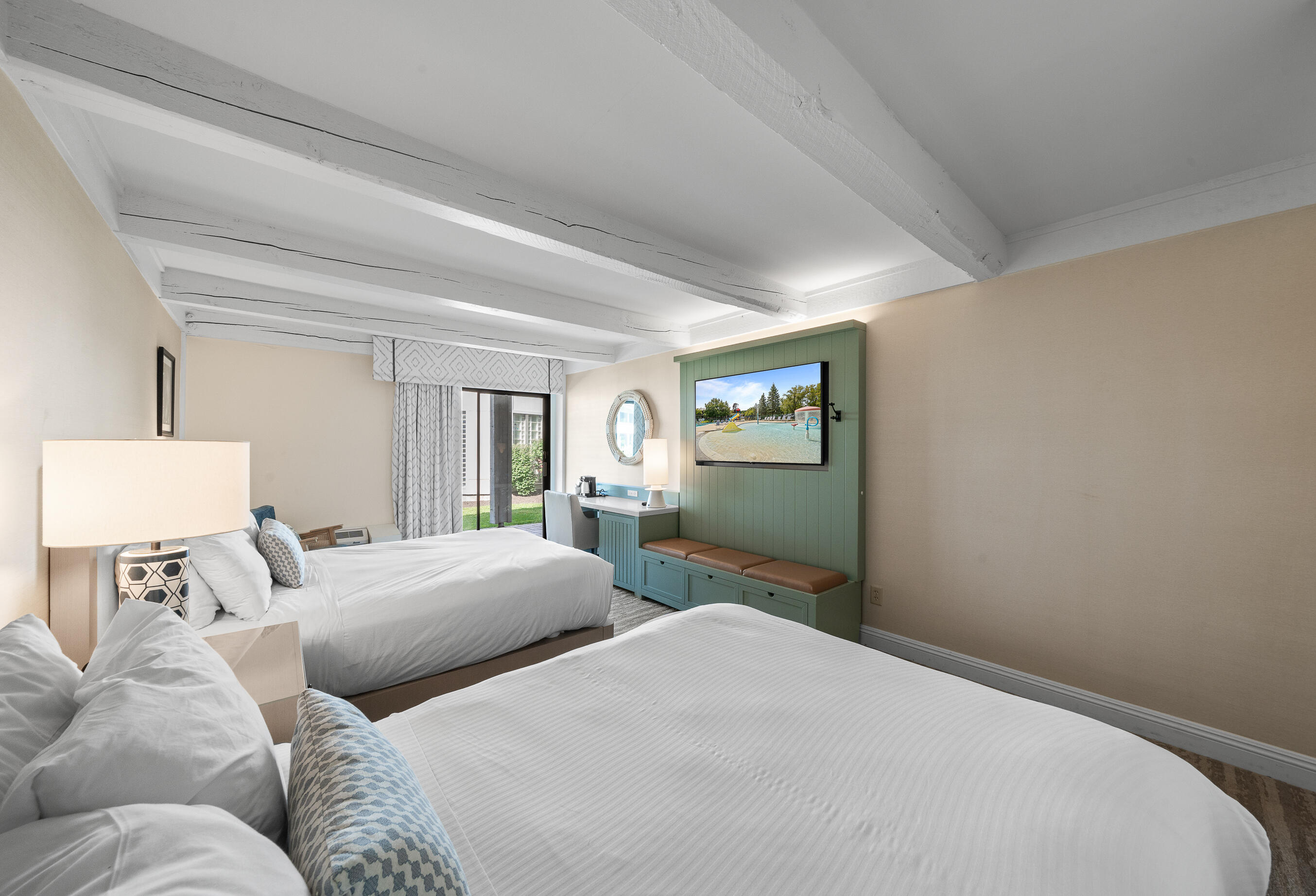 269 Fontana Boulevard, Unit 1707 Fontana, WI 53125 - Photo 6 of 41 Abbey Resort - 1707