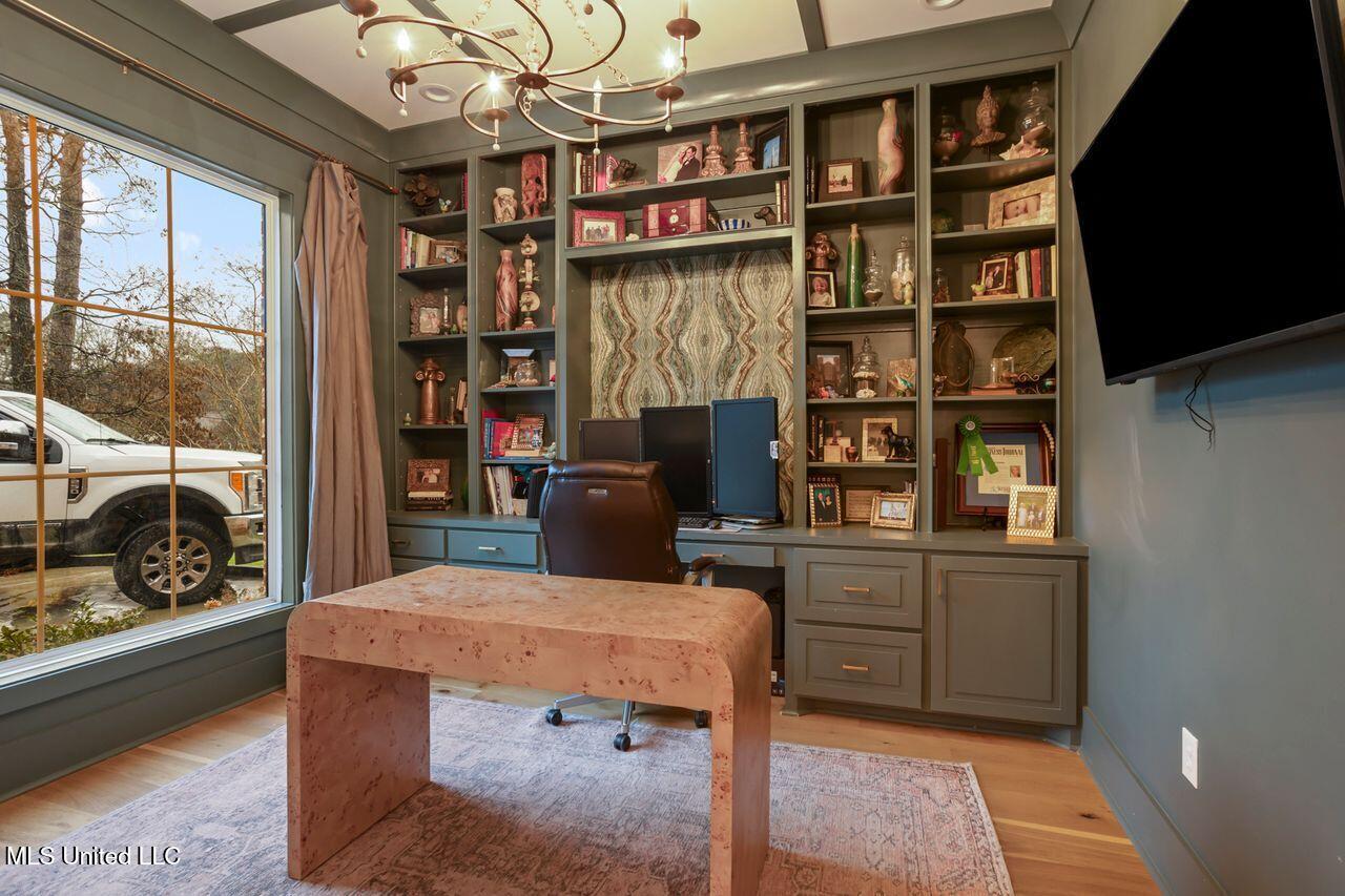 2060 London Avenue Jackson, MS 39211 - Photo 2 of 37 92jVpJ-Q