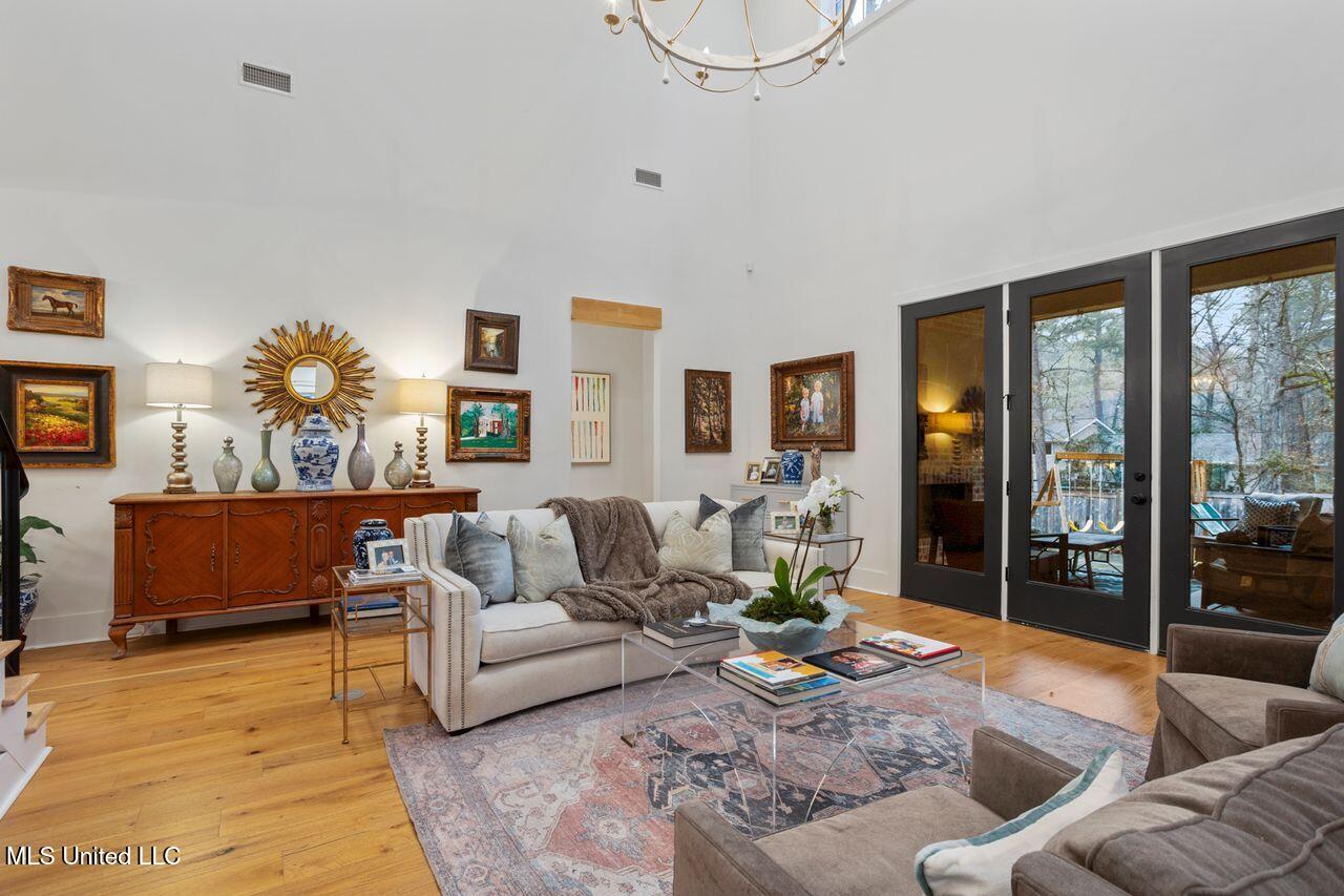 2060 London Avenue Jackson, MS 39211 - Photo 8 of 37 -W4rnU_Q