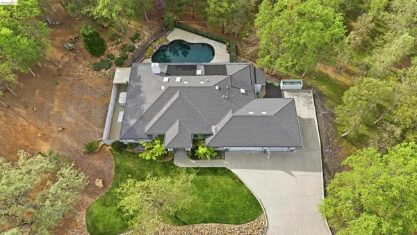 $750,000 | 19035 Apple Valley Drive, Sonora, CA 95370