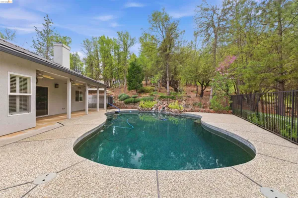 $750,000 | 19035 Apple Valley Drive, Sonora, CA 95370