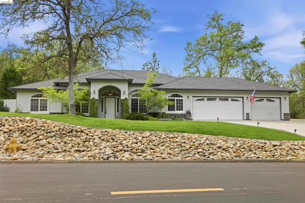 $750,000 | 19035 Apple Valley Drive, Sonora, CA 95370