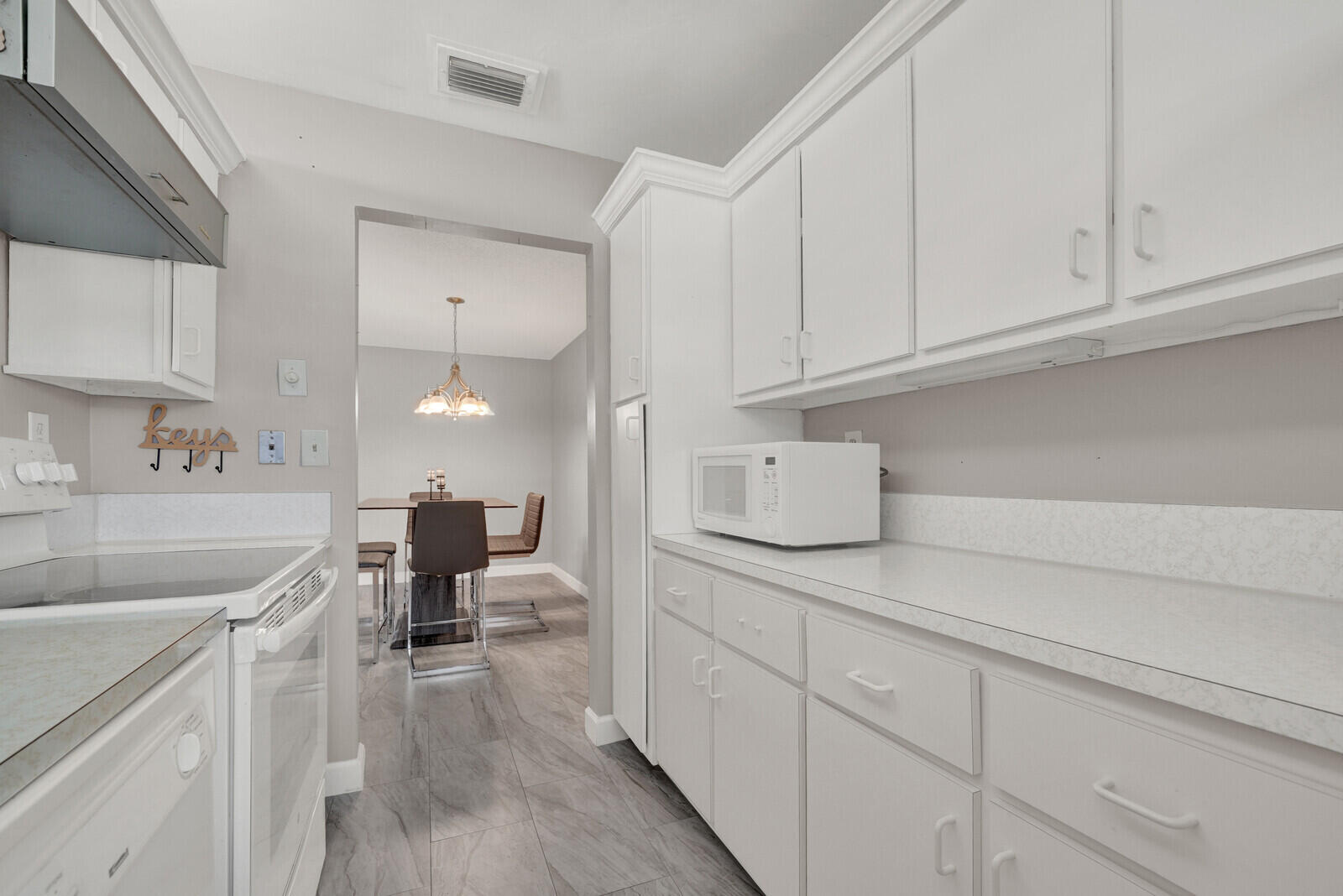 185 High Point Terrace East, Unit B Delray Beach, FL 33445 - Photo 7 of 22 12_Image_12_mls