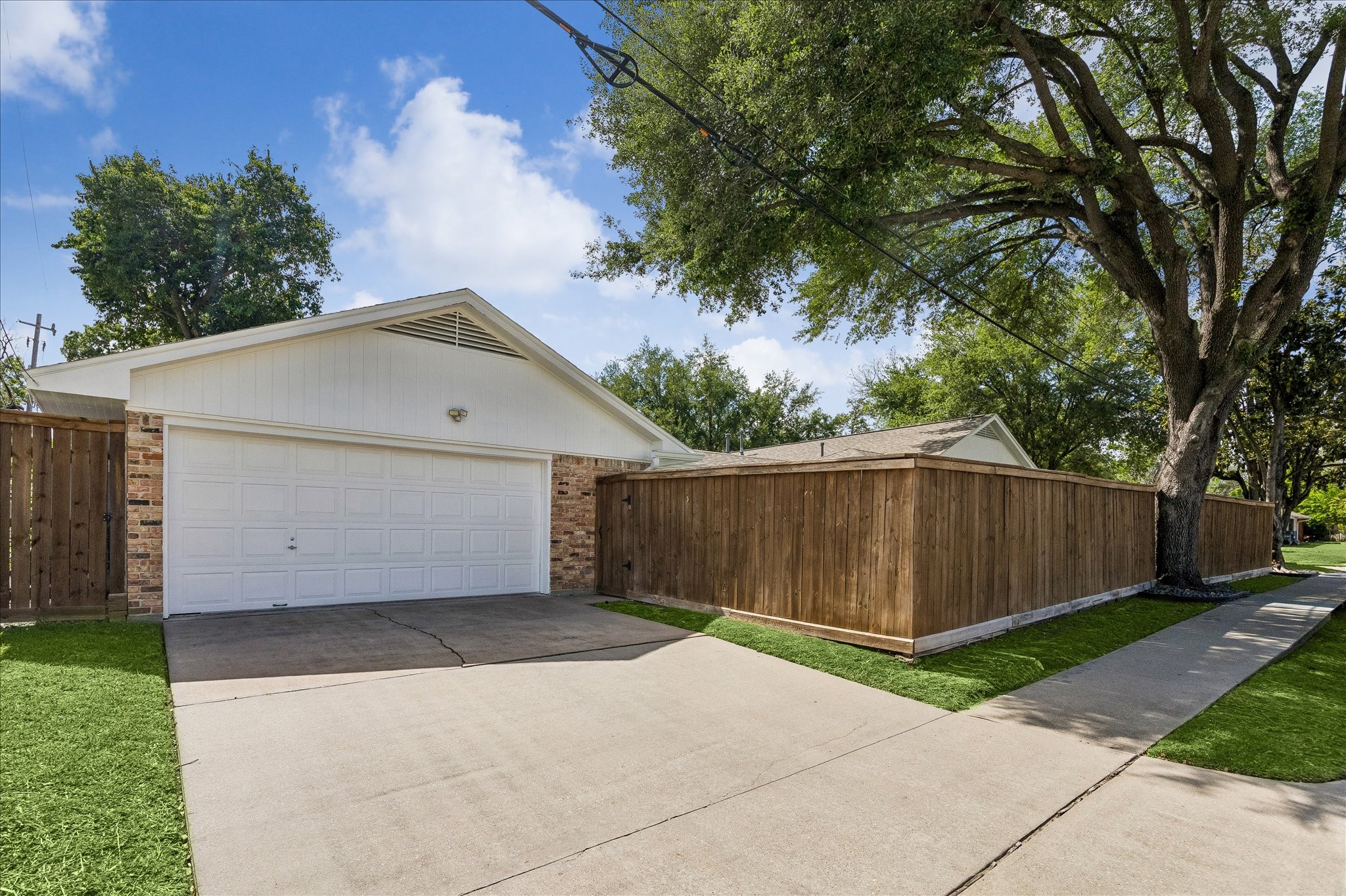 2203 Lamonte Lane Houston, TX 77018 - Photo 23 of 25 a backyard of a house