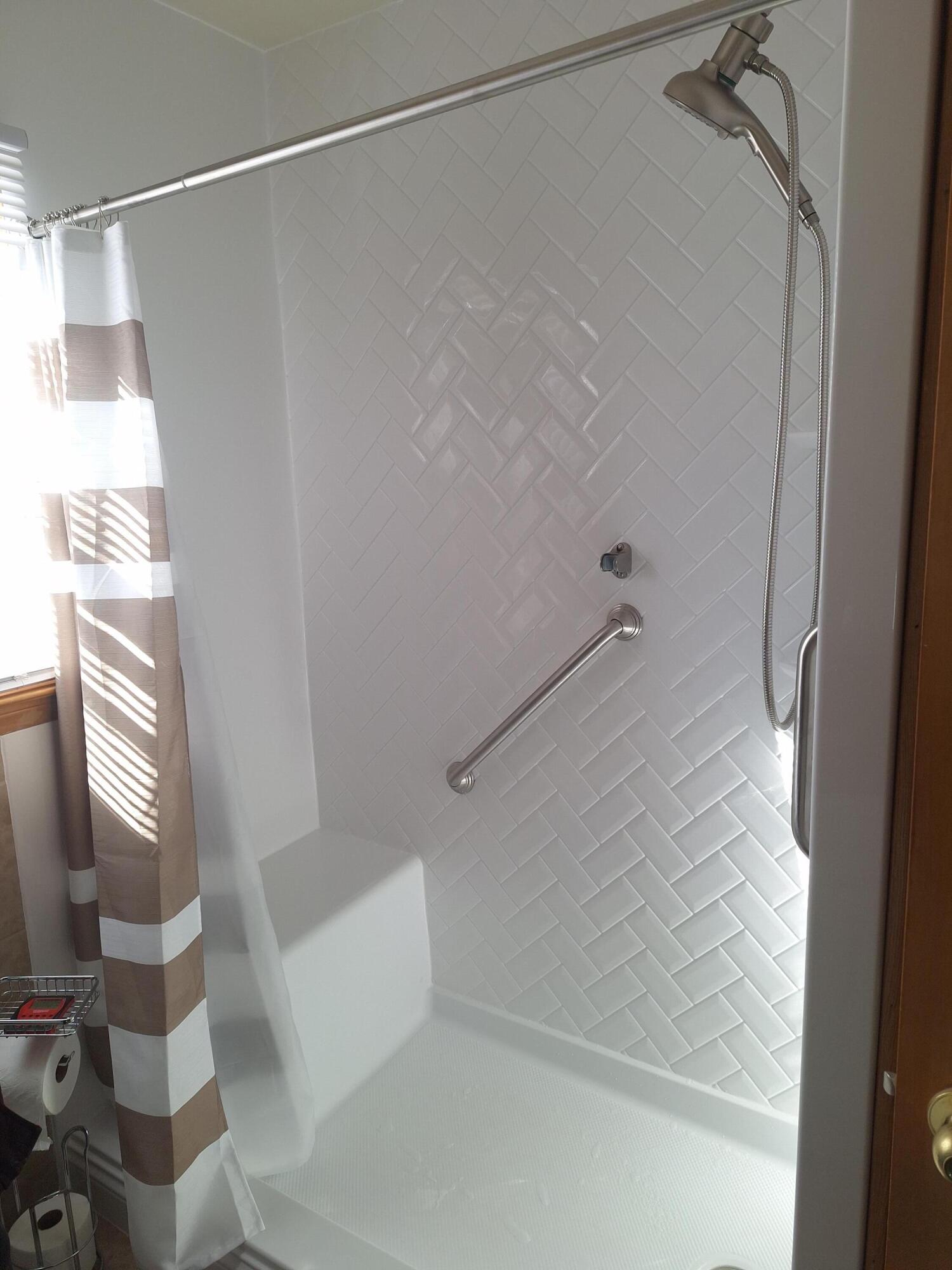 340 West Todd Avenue Reed City, MI 49677 - Photo 25 of 38 IMG_0060