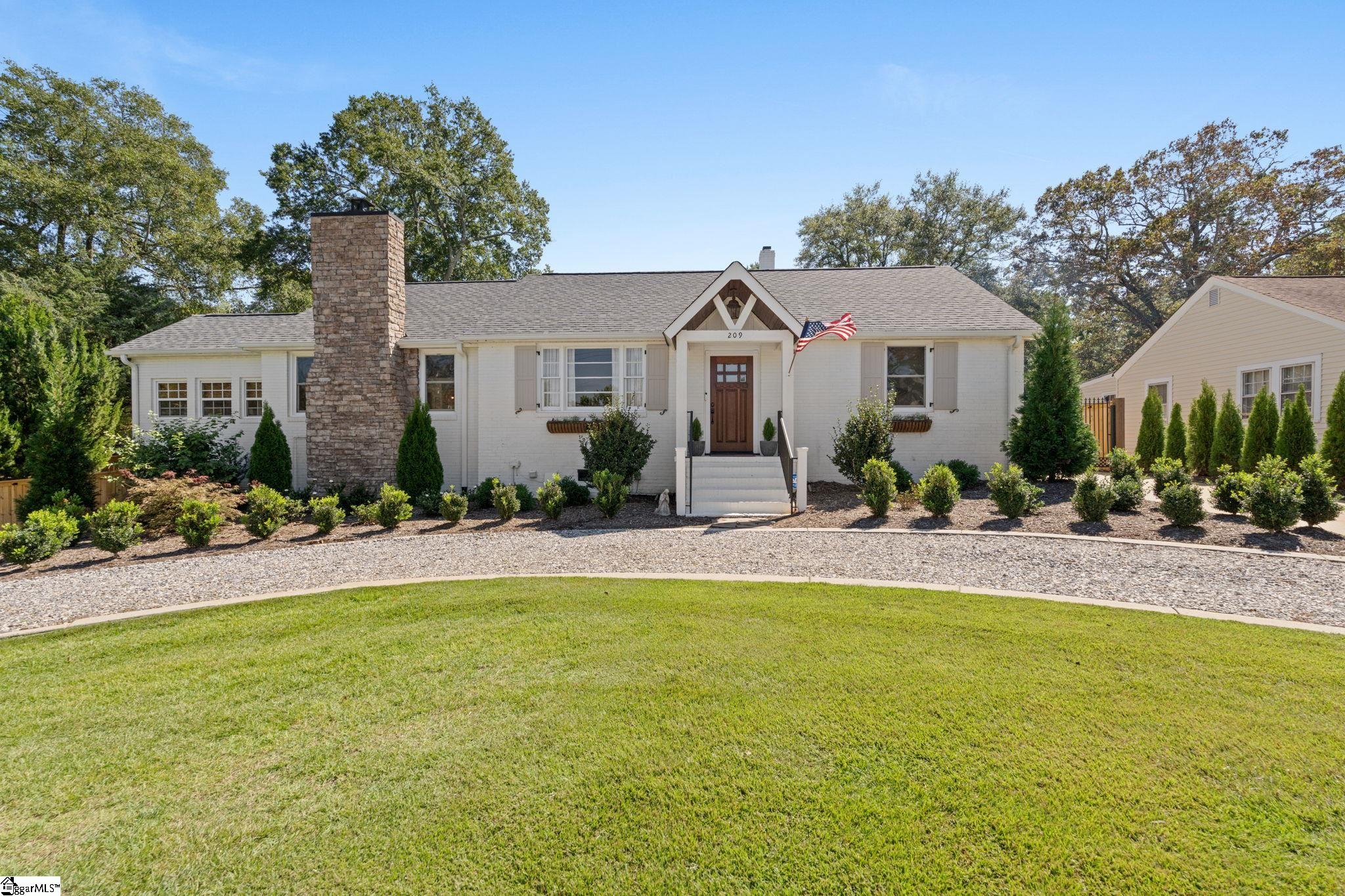 209 Rice Street Greenville, SC 29605 - Photo 4 of 47