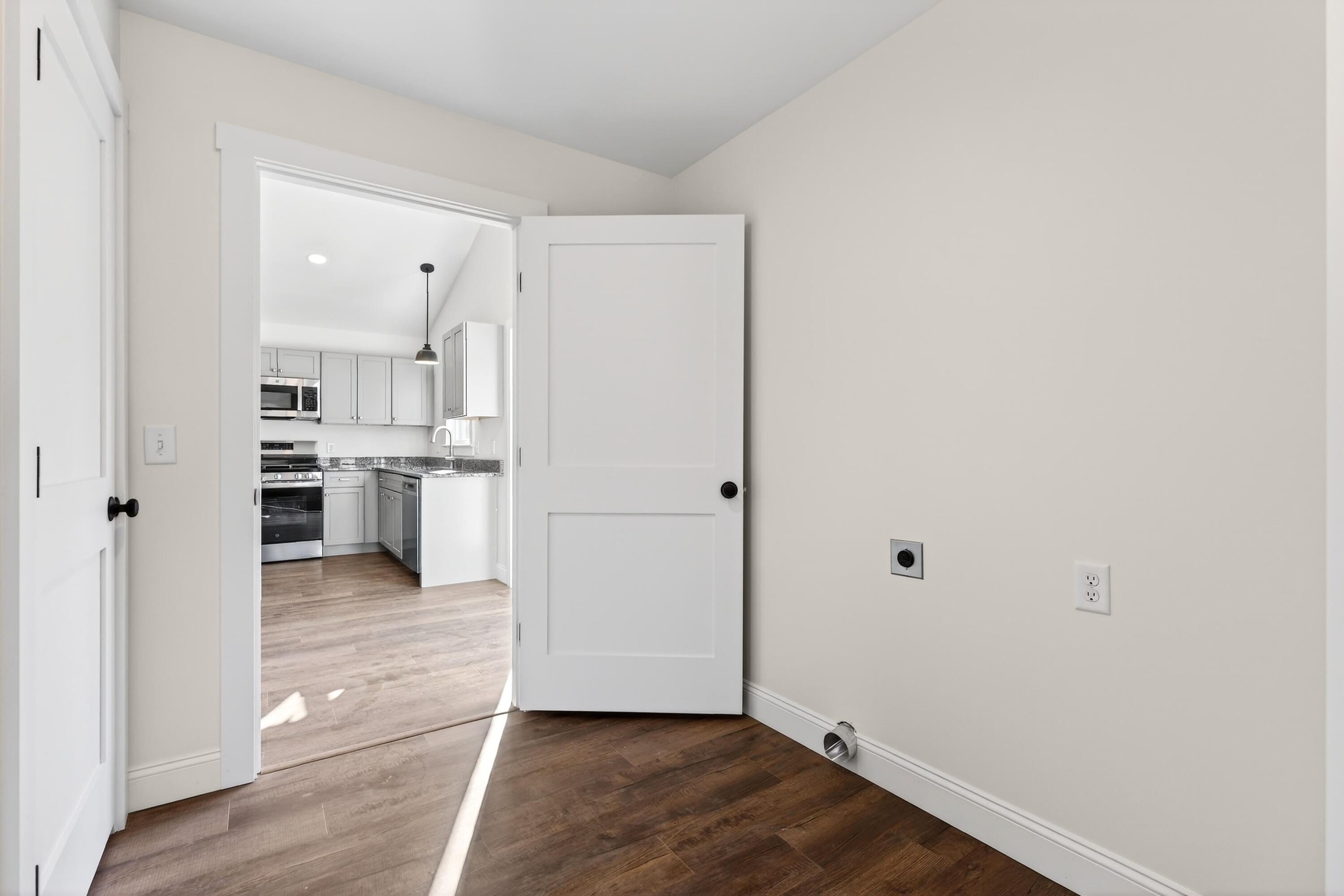 31 Powhatan Road Otisfield, ME 04270 - Photo 40 of 43 Laundry