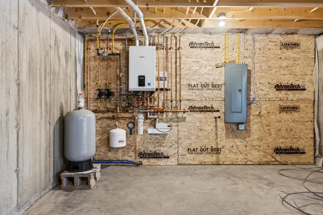 $475,000 | 31 Powhatan Road, Otisfield, ME 04270