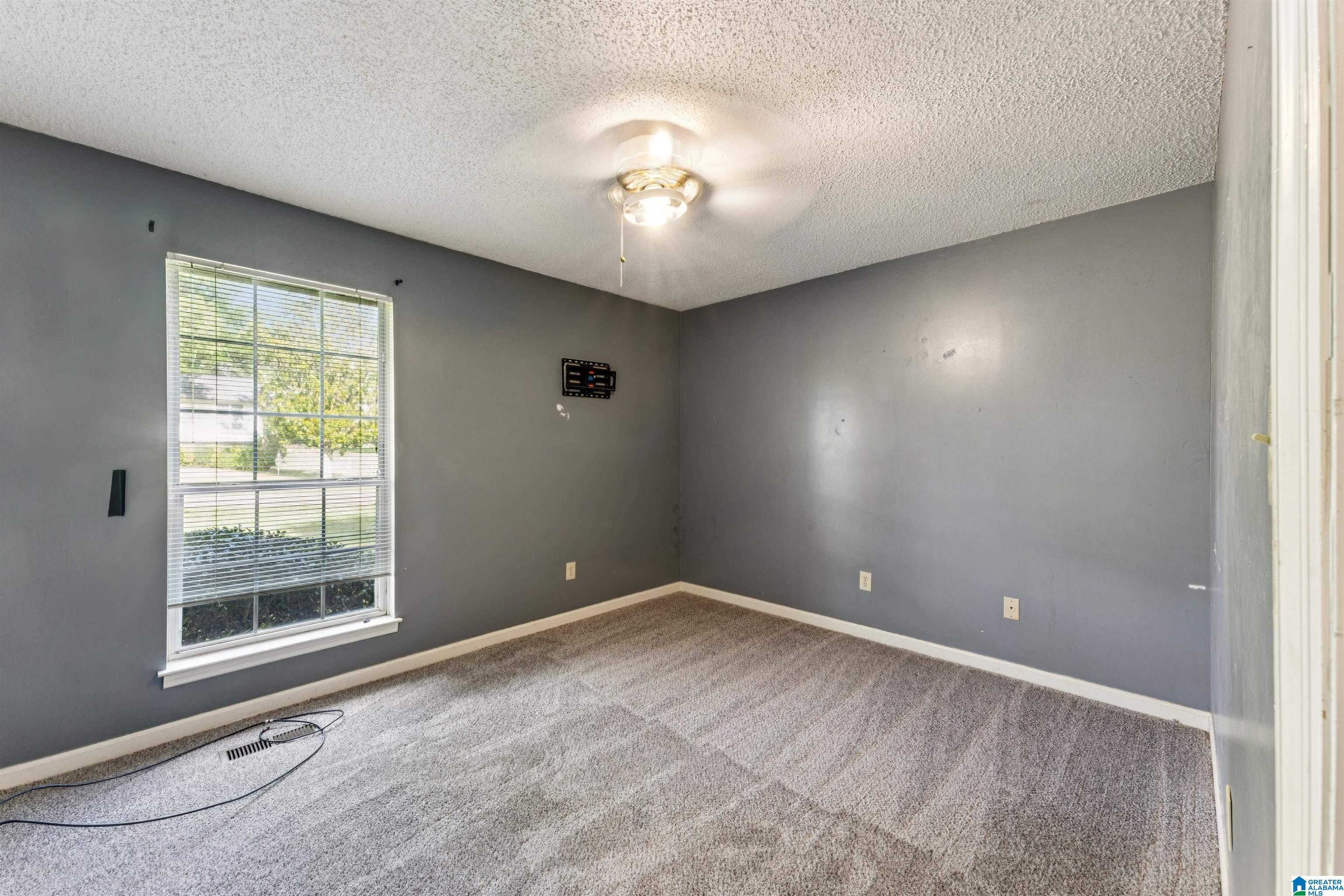 717 Hilltop Road Warrior, AL 35180 - Photo 8 of 33