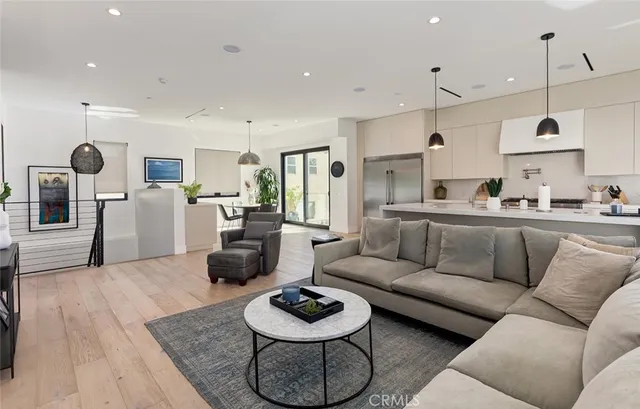 $3,199,000 | 622 1st Place, Hermosa Beach, CA 90254