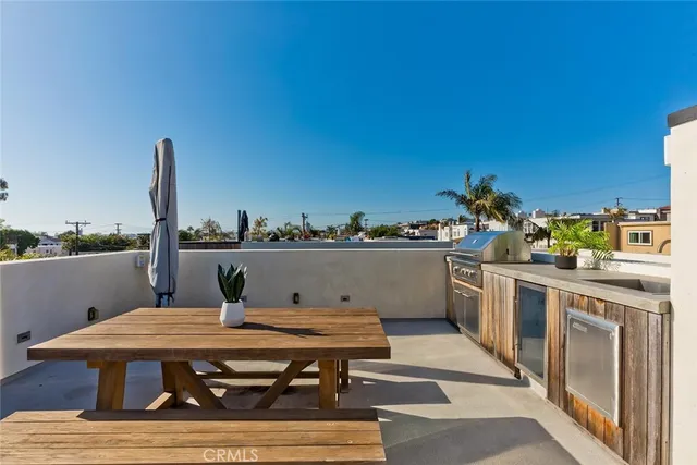 $3,199,000 | 622 1st Place, Hermosa Beach, CA 90254