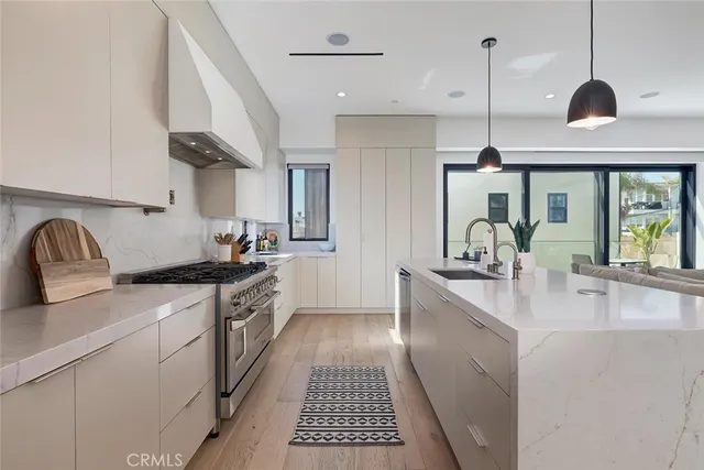 $3,199,000 | 622 1st Place, Hermosa Beach, CA 90254