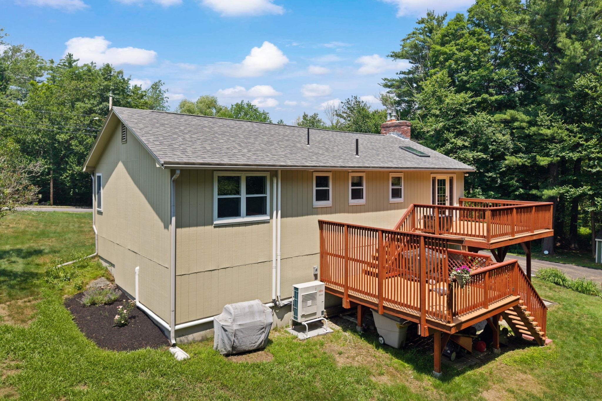 77 Tsienneto Road Derry, NH 03038 - Photo 7 of 57