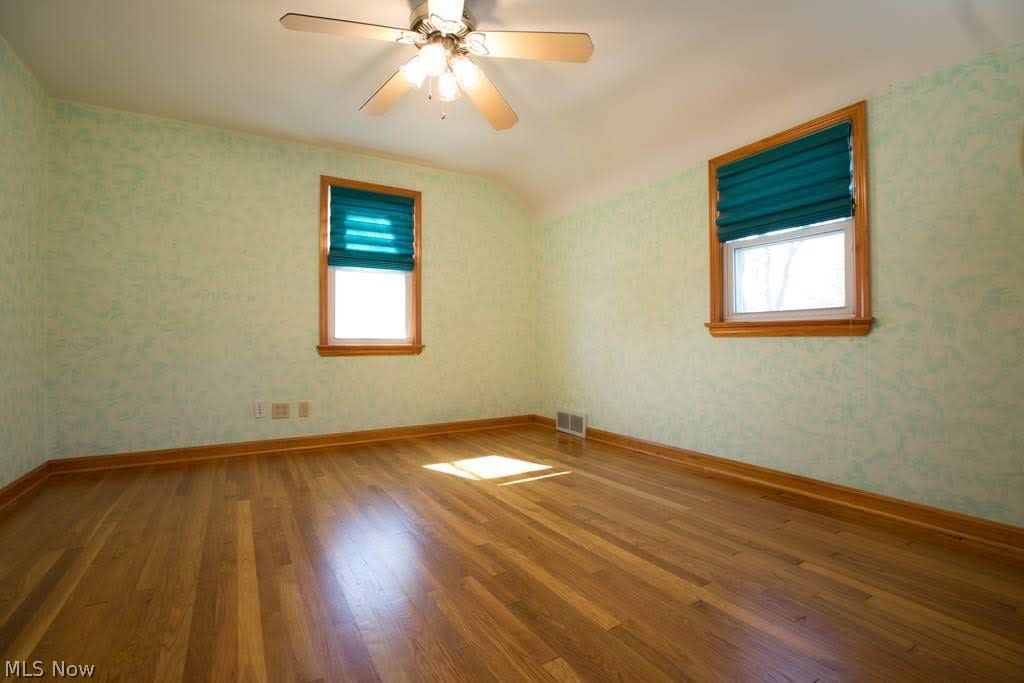1324 Croyden Road Lyndhurst, OH 44124 - Photo 15 of 35