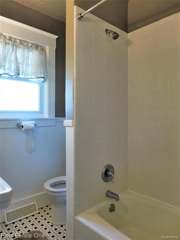 624 Parkdale Avenue Rochester, MI 48307 - Photo 27 of 74
