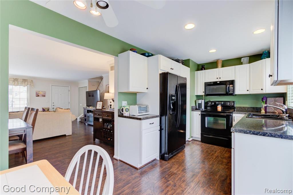 1275 Candlestick Lane Rochester Hills, MI 48306 - Photo 2 of 38