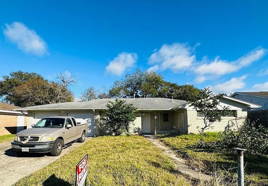7 Richards Courts La Marque, TX 77568 - Photo 1 of 22